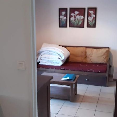 Charmant Logement Avec Piscine Bergerac Exterior foto