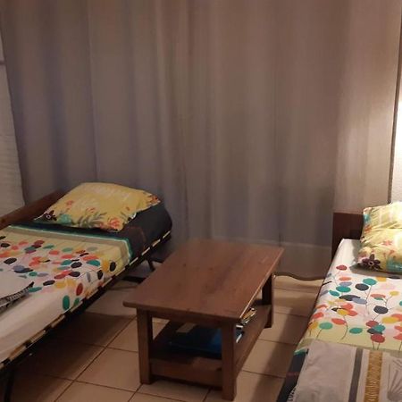 Charmant Logement Avec Piscine Bergerac Exterior foto